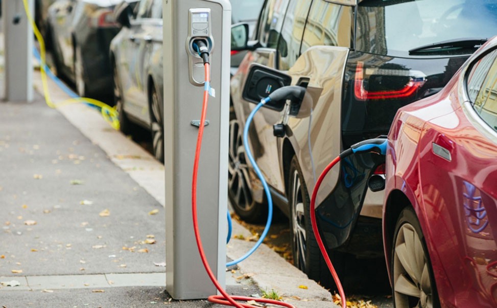 汽車充電樁技術(shù)創(chuàng)新與市場適應性能分析